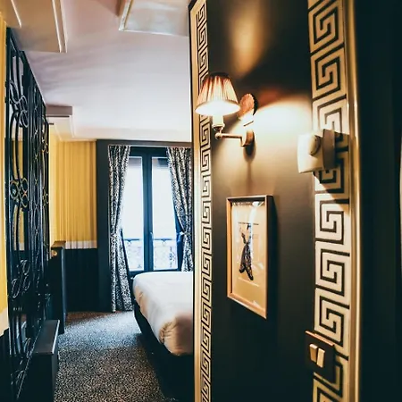 La Mondaine-2