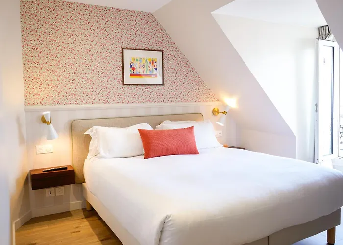 Joli MomeHotel Parijs